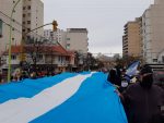 Banderazo multitudinario y ruidoso en Bahía Blanca